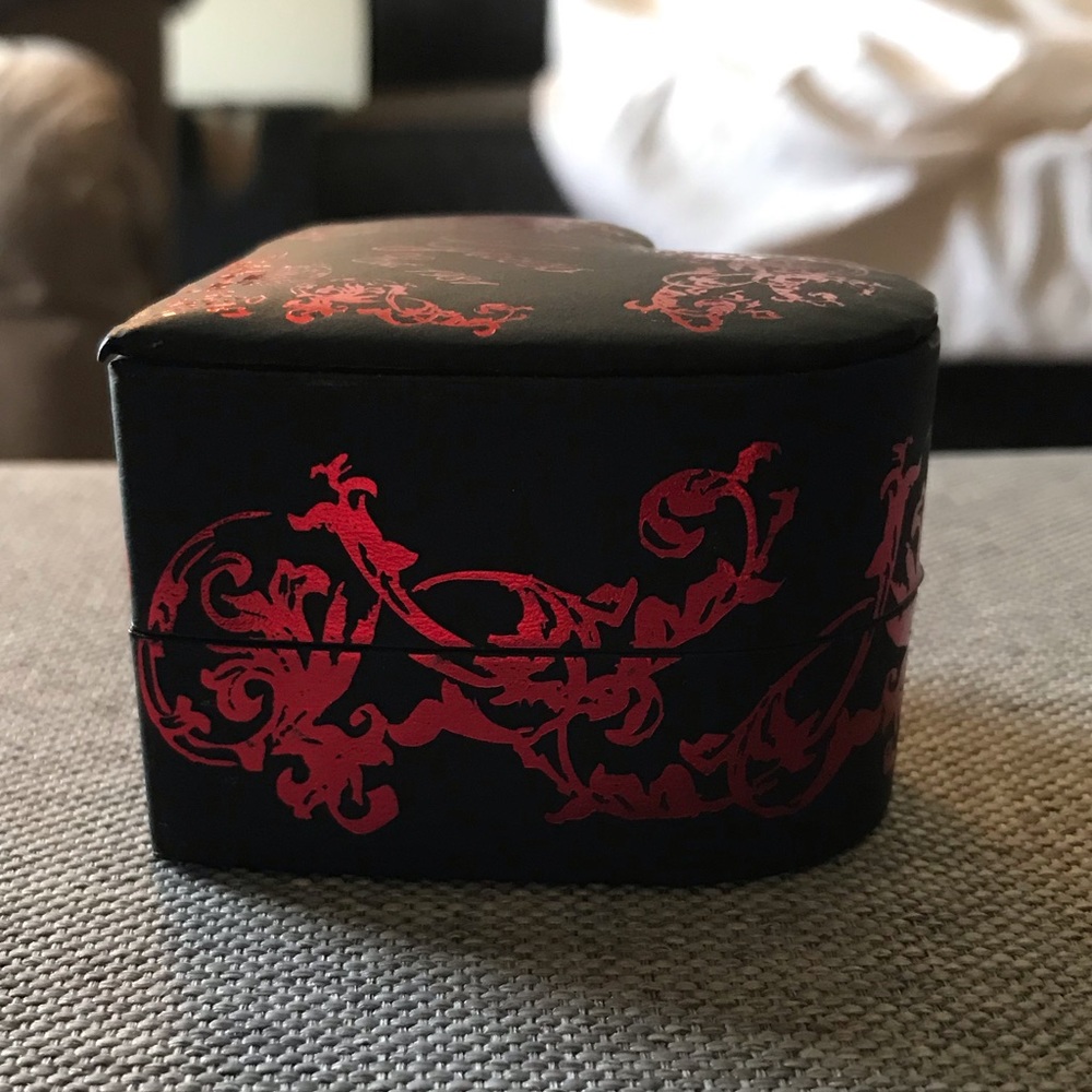 Guess Ring Box - Picture 3 of 5